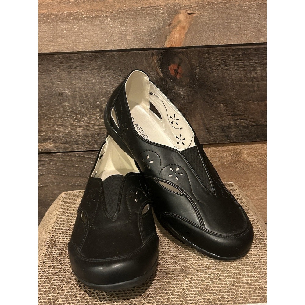 Classique Womens size 9W Black Slip‎ on Perforated Pattern Elastic Gore Shoes